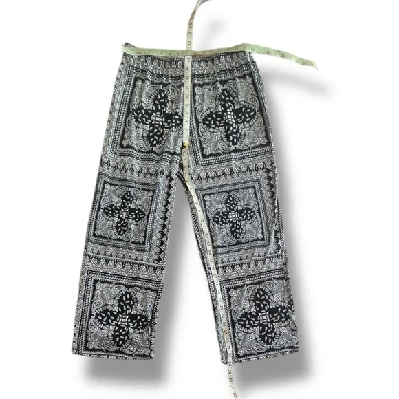Premise wide leg palazzo pants in a black white paisley floral pattern - Picture 8 of 8
